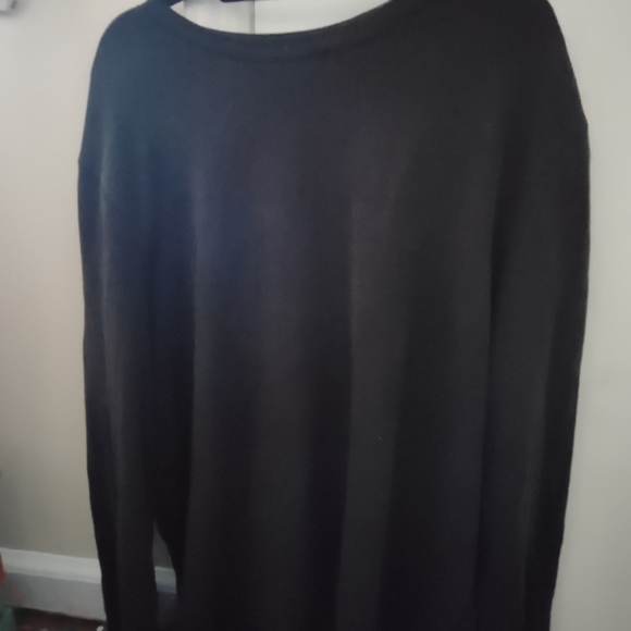 Like new black long sleeve shirt - Picture 3 of 7